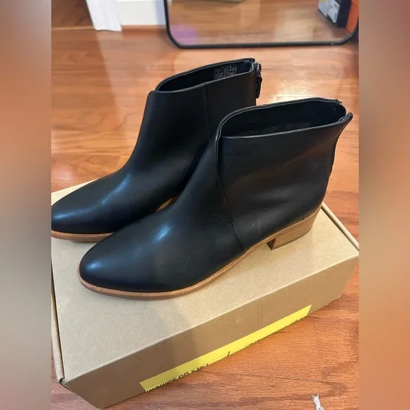 Soludos Venetian Leather Ankle Boots - Picture 4 of 10